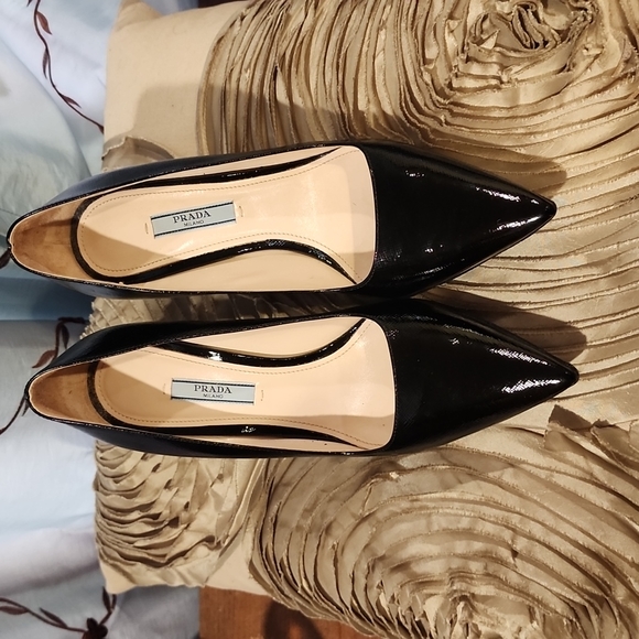 ❌SOLD❌Authentic Prada shoes size 38 - Picture 2 of 10